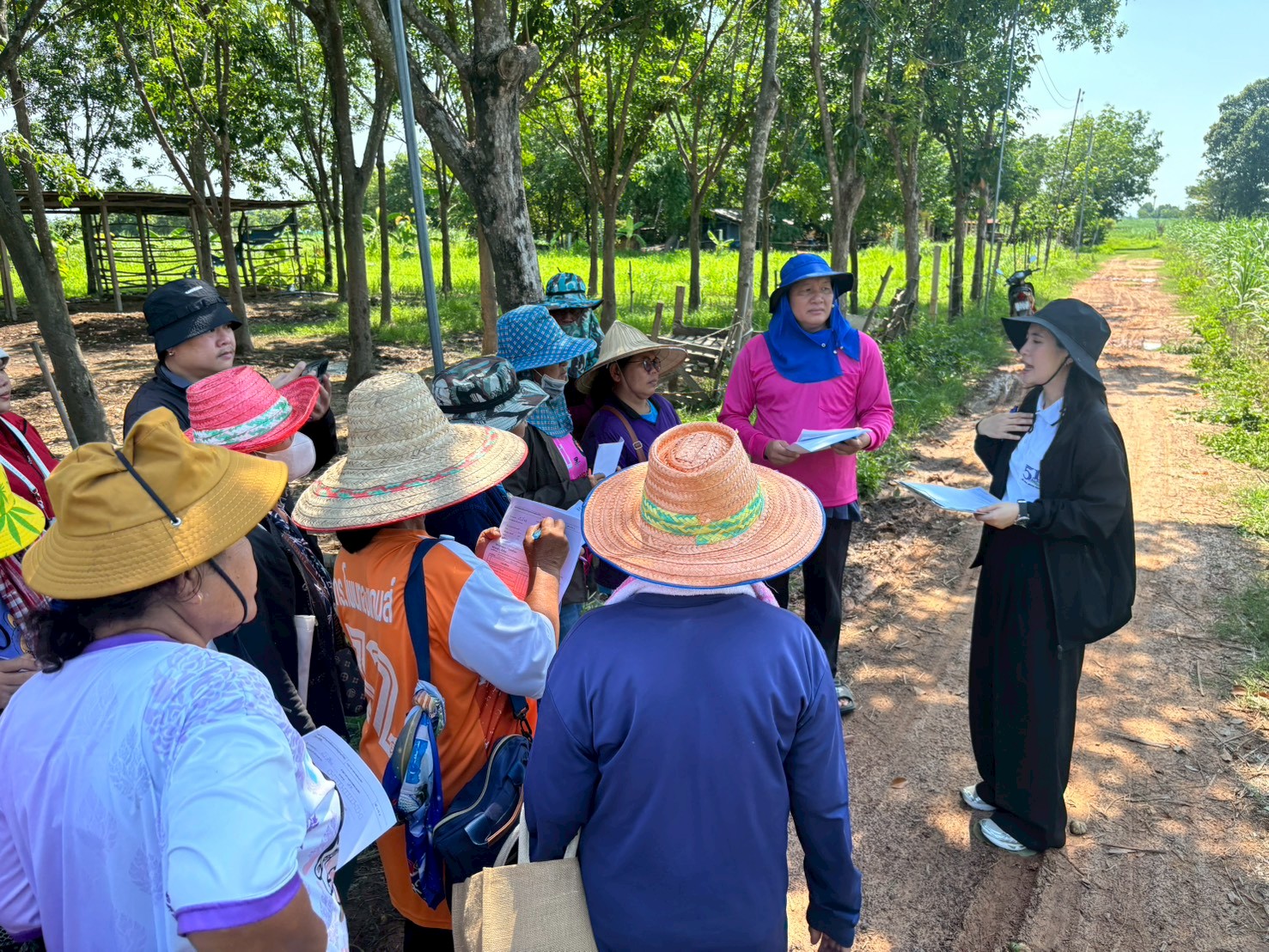 title - ศรม. วิทยากรบรรยายโครงการพัฒนาระบบการผลิตตามมาตรฐานโดยใช้ระบบการรับรองแบบกลุ่ม